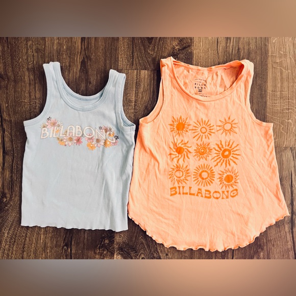 Girls Billabong Shirts (2) & Shorts. Size Small. - Picture 2 of 4